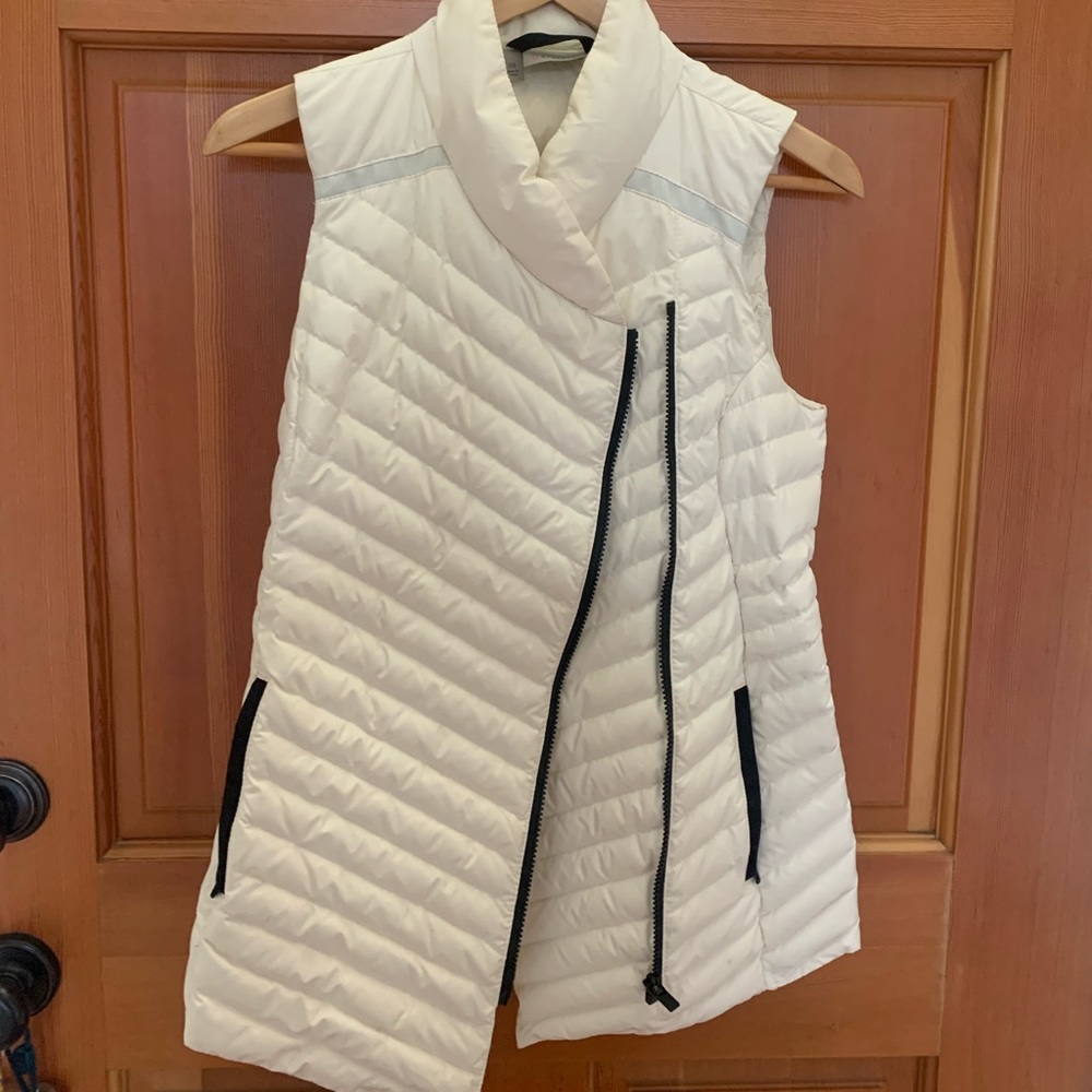 Athleta Puffer Vest